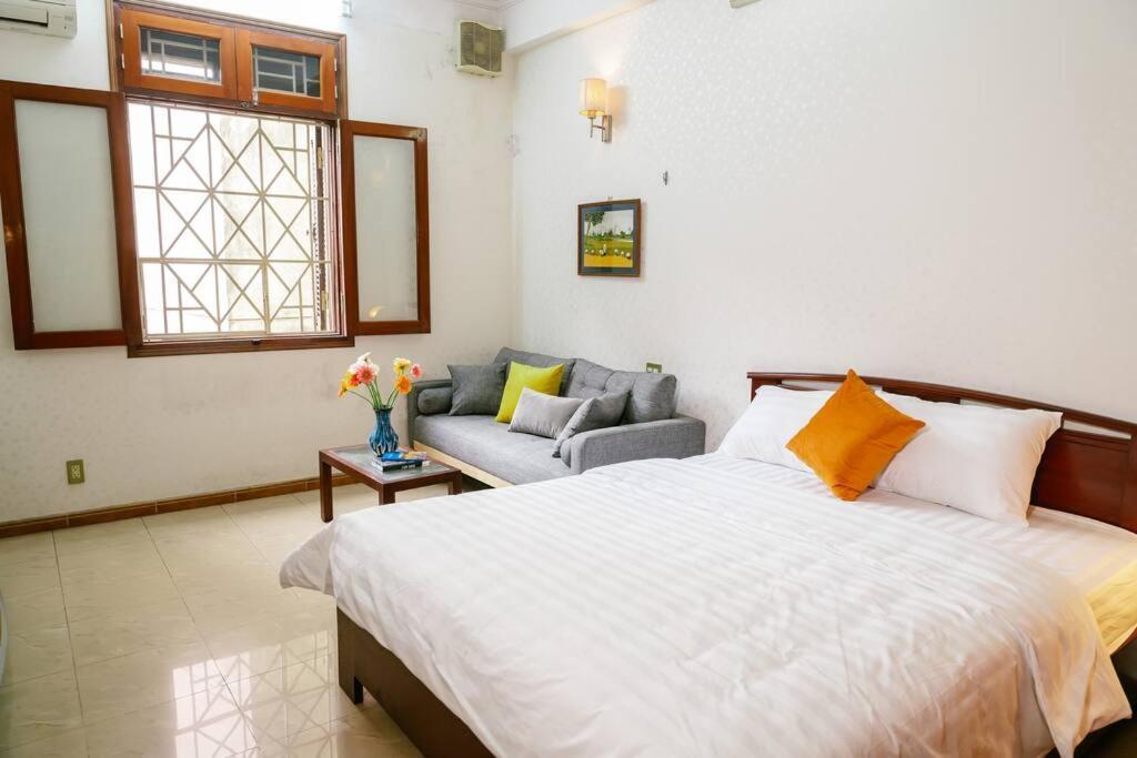 Căn hộ Hola House *
