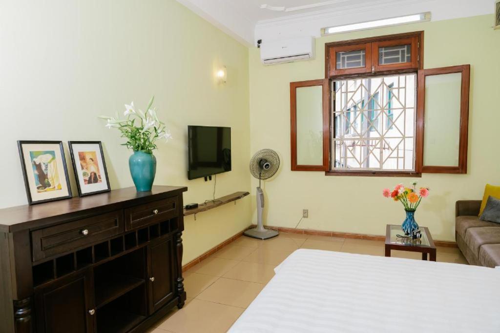 Hola House * Hà Nội